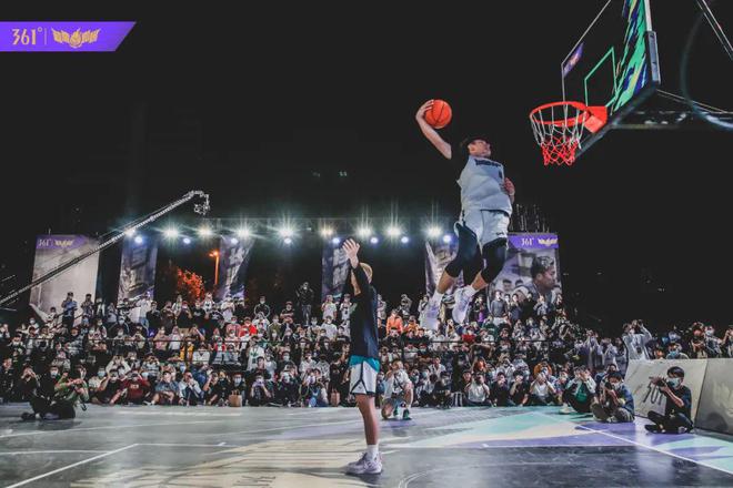 制度背景下 制度背景下