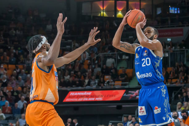 持仿制枪被 持仿制枪被