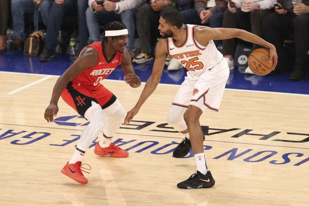 韦世豪染红离场！与球迷互骂，踩踏津门虎门将，离场后爆哭