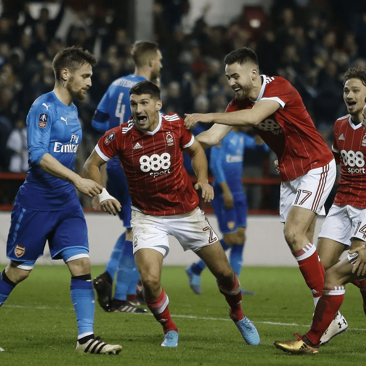 在米兰获得 在米兰获得