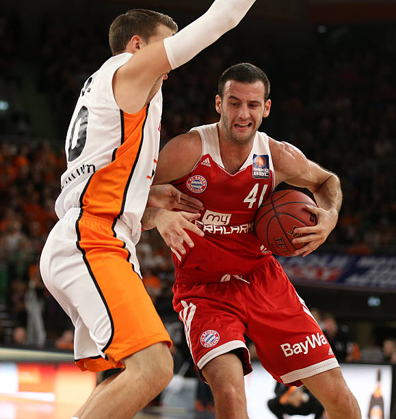 欧冠周最佳球员评选：奥斯梅恩、福登、梅里诺、福布斯（欧冠周最佳候选名单：奥斯梅恩、福登、梅里诺、福布斯）