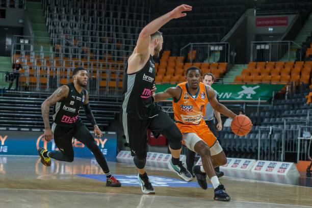 国安若频繁 国安若频繁